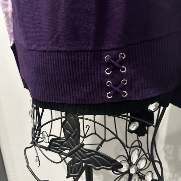 Sweater - Picture 3 of 5